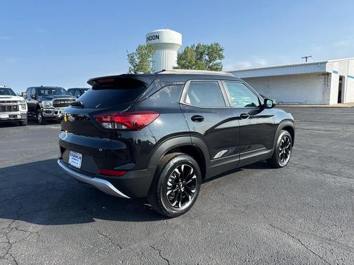 Mosaic Black Metallic 2023 Chevrolet Trailblazer LT