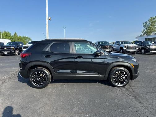 Mosaic Black Metallic 2023 Chevrolet Trailblazer LT