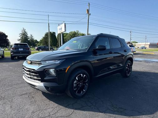 Mosaic Black Metallic 2023 Chevrolet Trailblazer LT