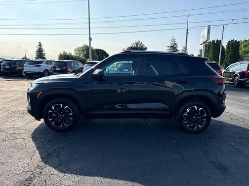Mosaic Black Metallic 2023 Chevrolet Trailblazer LT
