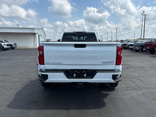 Polar White Tricoat 2026 Chevrolet Silverado 3500 High Country