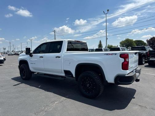 Summit White 2024 Chevrolet Silverado 2500 Custom