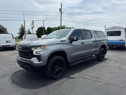 Sterling Gray Metallic 2024 Chevrolet Silverado 1500 LT Trail Boss
