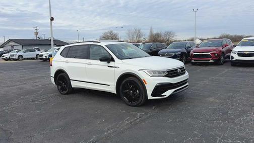 Pure White 2022 Volkswagen Tiguan 2.0T SE R-Line Black 4MOTION