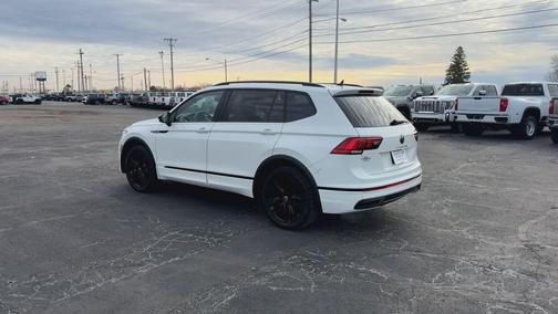 WHITE 2022 Volkswagen Tiguan 2.0T SE R-Line Black 4MOTION