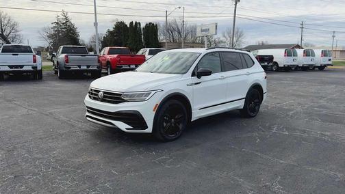 Pure White 2022 Volkswagen Tiguan 2.0T SE R-Line Black 4MOTION