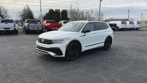 WHITE 2022 Volkswagen Tiguan 2.0T SE R-Line Black 4MOTION