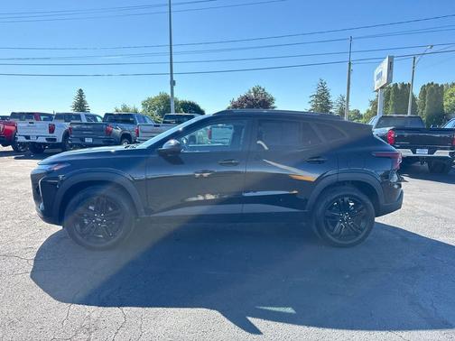 Mosaic Black Metallic 2025 Chevrolet Trax FWD ACTIV