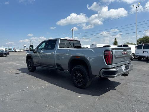 Sterling Metallic 2024 GMC Sierra 3500 AT4
