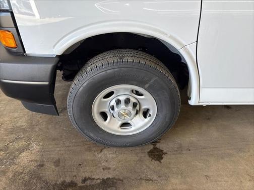 2025 Chevrolet Express 2500 RWD 2500 Regular Wheelbase WT
