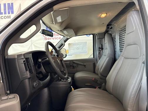 2025 Chevrolet Express 2500 RWD 2500 Regular Wheelbase WT