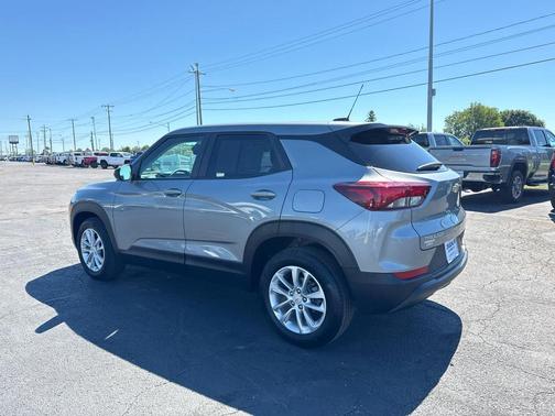 Sterling Gray Metallic 2024 Chevrolet Trailblazer LS