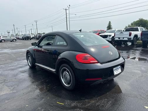 Black Uni 2012 Volkswagen Beetle 2.5L