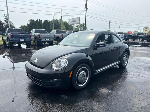 Black Uni 2012 Volkswagen Beetle 2.5L