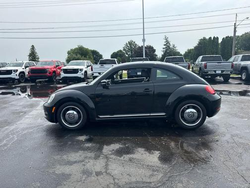 Black Uni 2012 Volkswagen Beetle 2.5L