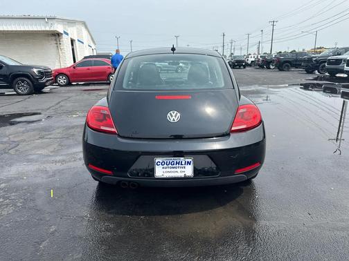 Black Uni 2012 Volkswagen Beetle 2.5L