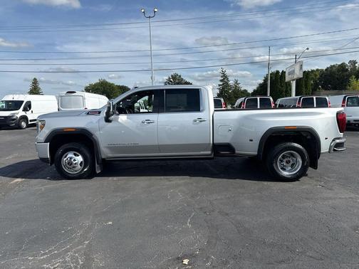 Quicksilver Metallic 2022 GMC Sierra 3500 Denali