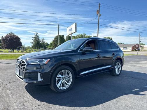 BLACK 2021 Audi Q7 45 Premium Plus