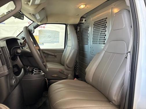 2025 Chevrolet Express 2500 RWD 2500 Regular Wheelbase WT