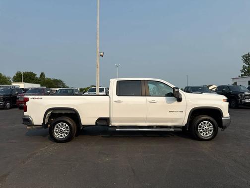 Summit White 2025 Chevrolet Silverado 2500 LT