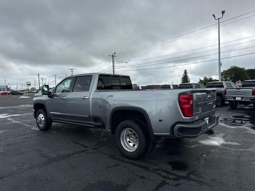 Sterling Gray Metallic 2025 Chevrolet Silverado 3500 High Country