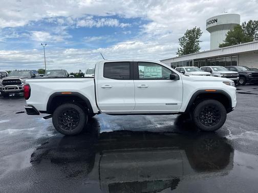 Summit White 2026 GMC Canyon Elevation