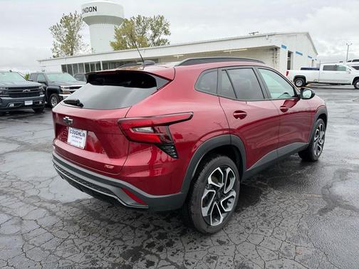 Crimson Metallic 2025 Chevrolet Trax FWD 2RS