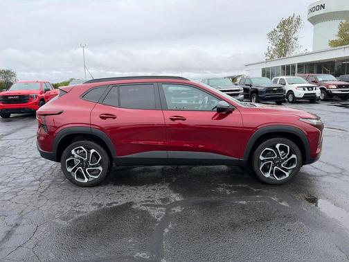 Crimson Metallic 2025 Chevrolet Trax FWD 2RS