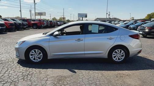 2019 Hyundai ELANTRA SE