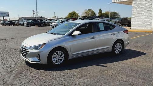 2019 Hyundai ELANTRA SE