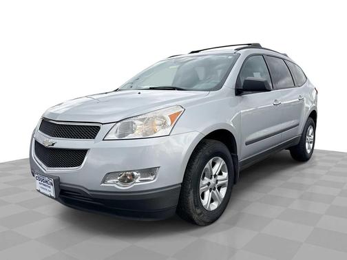 Silver Ice Metallic 2012 Chevrolet Traverse LS