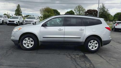 Silver Ice Metallic 2012 Chevrolet Traverse LS