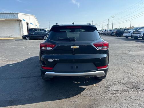 Mosaic Black Metallic 2023 Chevrolet Trailblazer LT