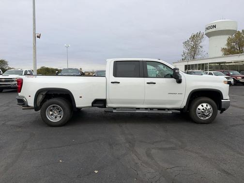 Summit White 2026 Chevrolet Silverado 3500 Crew Cab, Long Bed, WT Dual Rear Wheel, RWD