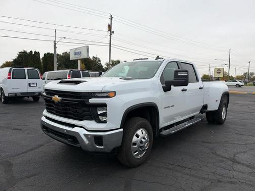 Summit White 2026 Chevrolet Silverado 3500 Crew Cab, Long Bed, WT Dual Rear Wheel, RWD