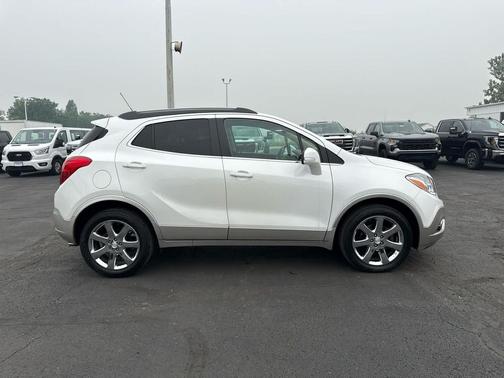 White Pearl Tricoat 2016 Buick Encore Leather