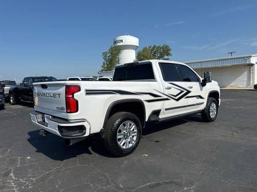 Iridescent Pearl Tricoat 2024 Chevrolet Silverado 3500 High Country