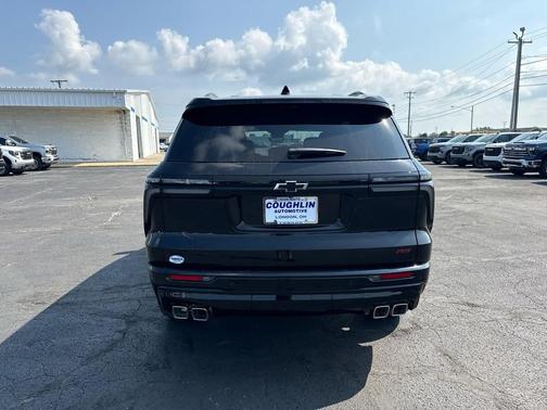 Mosaic Black Metallic 2026 Chevrolet Traverse RS