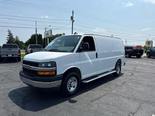 Summit White 2025 Chevrolet Express 2500 LT