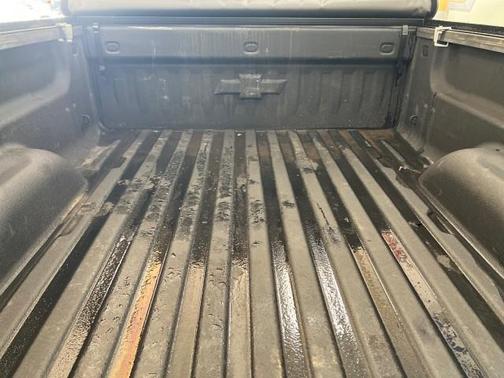 Photo 4 of 26 of 2019 Chevrolet Silverado 2500 High Country