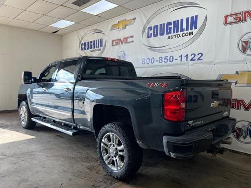 Photo 3 of 26 of 2019 Chevrolet Silverado 2500 High Country