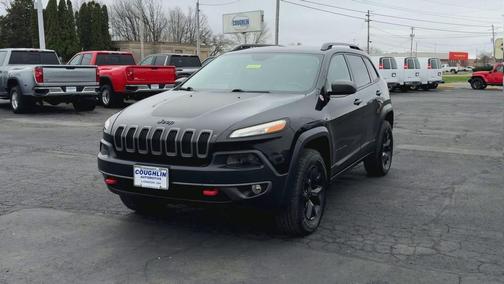 Brilliant Black Crystal Pearlcoat 2015 Jeep Cherokee Trailhawk