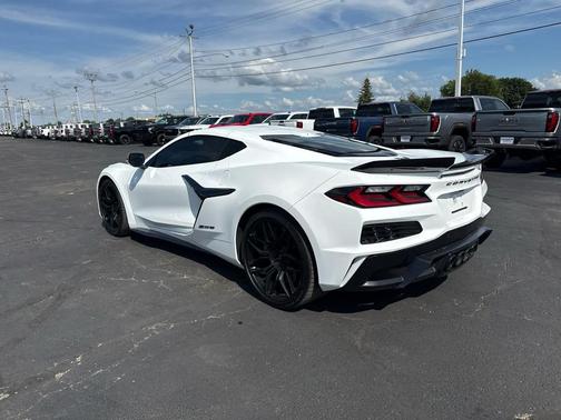 Arctic White 2024 Chevrolet Corvette Z06