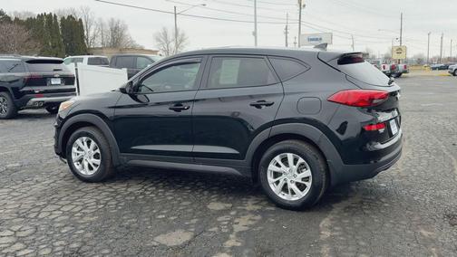 2021 Hyundai TUCSON SE