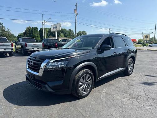 Super Black 2025 Nissan Pathfinder SV 4WD
