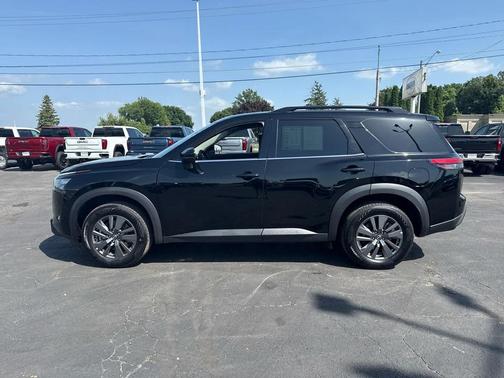 Super Black 2025 Nissan Pathfinder SV 4WD