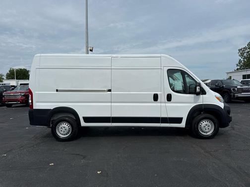 Bright White Clearcoat 2026 RAM ProMaster 2500 Tradesman