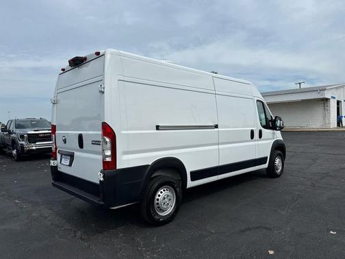 Bright White Clearcoat 2026 RAM ProMaster 2500 Tradesman