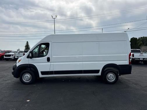 Bright White Clearcoat 2026 RAM ProMaster 2500 Tradesman