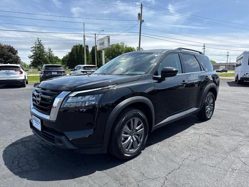 Super Black 2025 Nissan Pathfinder SV 4WD